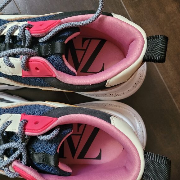 Zara Contrast Trf Sneakers Pink and Dark Blue Accents - Picture 5 of 11